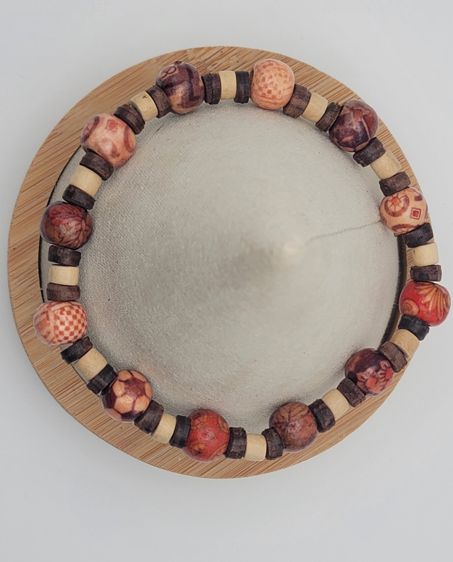 Lightweight wooden stretch bracelet